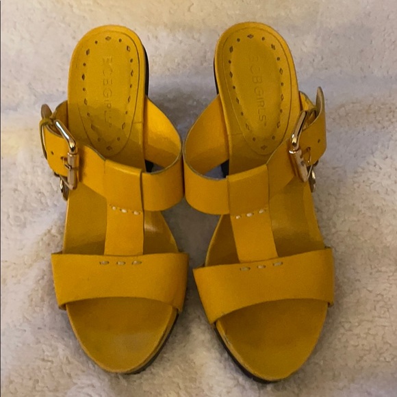 Yellow BCBGIRLS wedges in size 7 - Picture 1 of 3